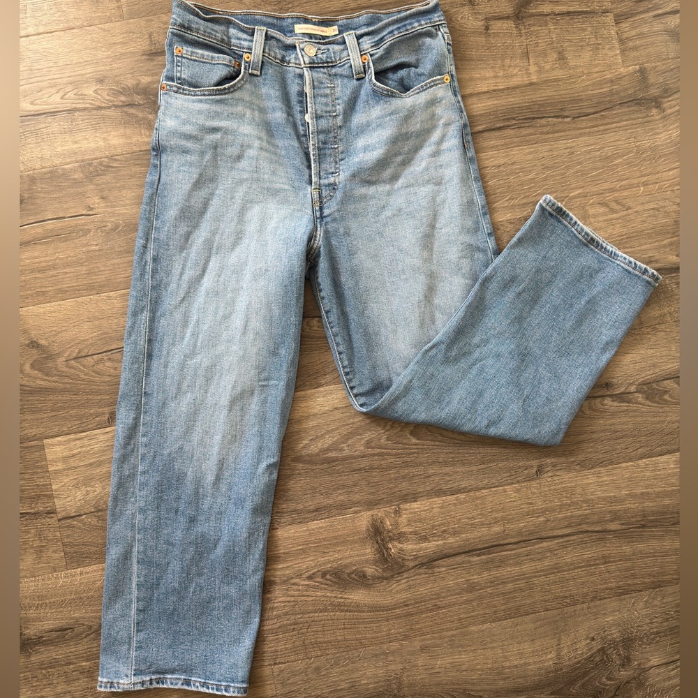 Levi’s Ribcage Straight Ankle Jeans
